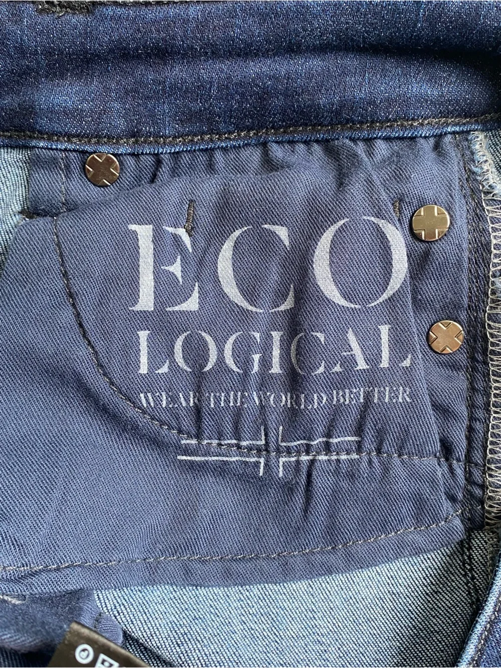 Liverpool Los Angeles Dark Wash Raw Hem Crop Flare Jeans Size 2/26